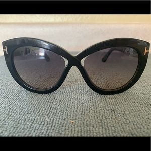 AUTHENTIC Tom ford sunglasses